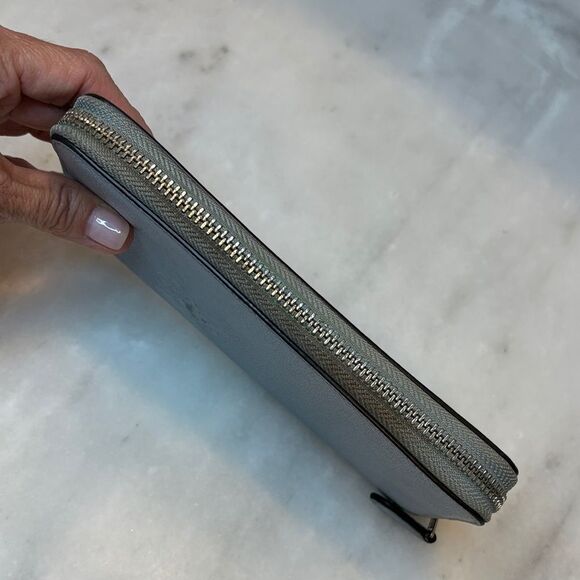 Coach Cross Grain Leather Full Zip Continental Wallet - Picture 8 of 16